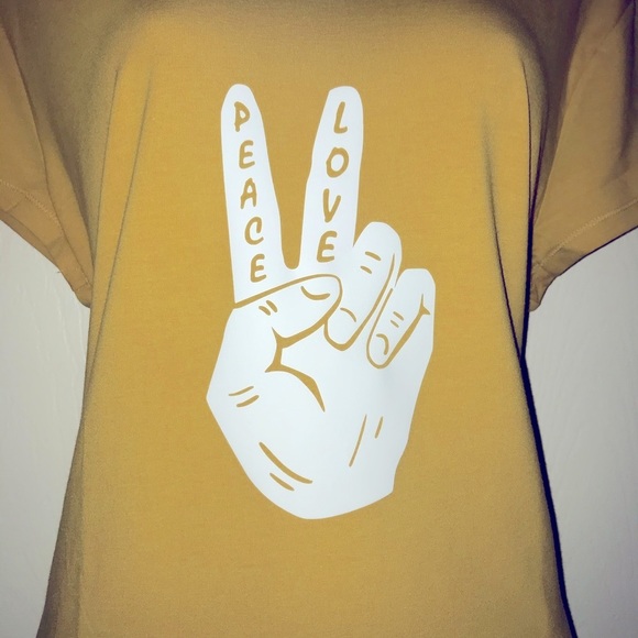 Peace & Love Graphic Tee - Picture 3 of 4